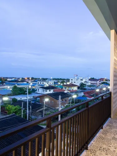 รูปภาพของอีส แอม อาร์ สเตย์ บูติก