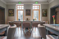 Conacul Törzburg Hotels in Фундата