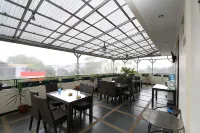 Bantal Guling Alun Alun Bandung فنادق في Astanaanyar