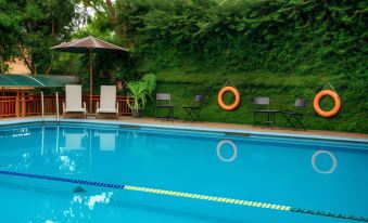 1. 아하디앗 호텔 ..