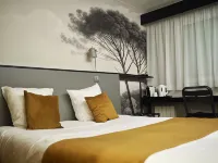 Logis Hôtel du Haut-Bugey Cure de Veyziat 주변 호텔
