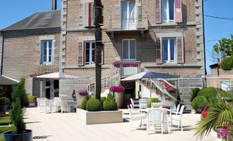 2. Hôtel Ar..