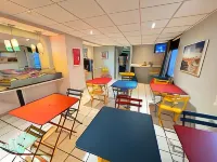 Le 2 by Hotel Akena - Nantes Beaujoire, Porte de Sainte Luce فنادق في Le Loroux-Bottereau