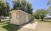 Capricorn Holiday Park فنادق في Brockman