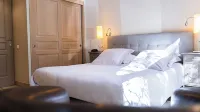 Logis Hôtel - Restaurant Résidence les Cèdres Hotels in Villeneuve-les-Avignon