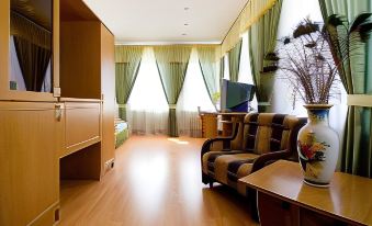 Lion Hotel