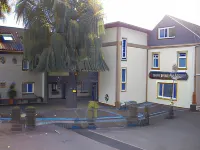 Hotel Zum Grunewald Hotels near Kirschblütenallee Dinslaken
