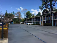 Oak Motel - Motels