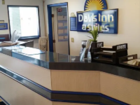 Days Inn by Wyndham Orange Anaheim Hotels in Orange