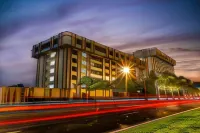 Clarion Inn & Suites Miami International Airport - parking