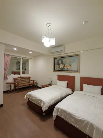 Long Zhi Yue Hotel