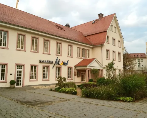 Halber Mond Hotels in Heppenheim