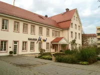 Halber Mond Hotels near Bowlingcenter Bensheim