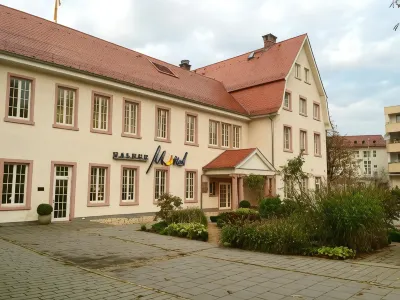 Halber Mond Hotels in der Nähe von Staatspark Fürstenlager