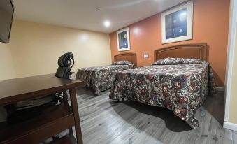 Travelers Motor Lodge