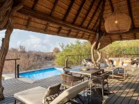 Tuningi Safari Lodge Hotele w: Zeerust