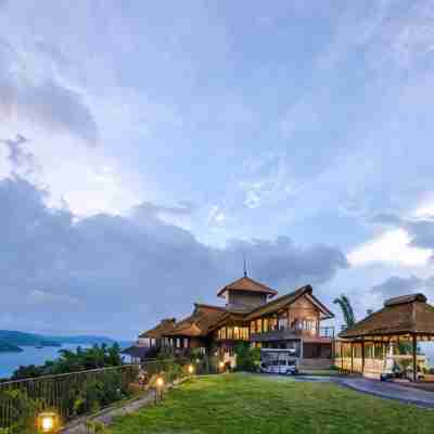 Mountain Shadows Resorts Hotel Exterior