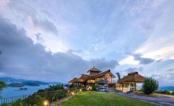 Mountain Shadows Resorts