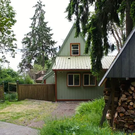 Waterfront Vashon Home with Amazing View