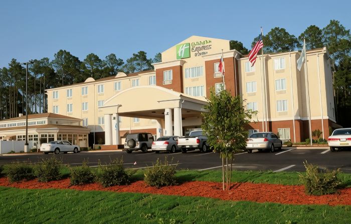 Holiday Inn Express & Suites BAINBRIDGE by IHG