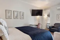 53 on Victoria Hotels in Warwick