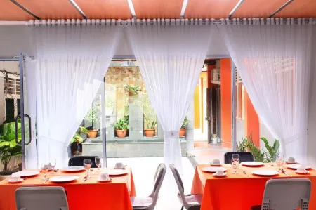 Edotel Syariah Nilam Sari Mitra RedDoorz Отели в г. Simpang Empat