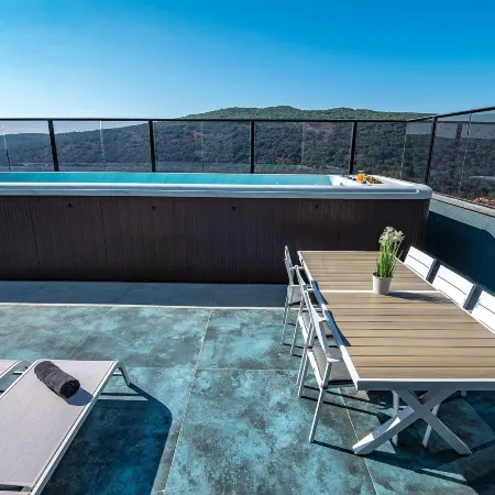 Naomi Boutique Suites