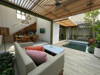 Villa Tiga Negri Mantrijeron 호텔