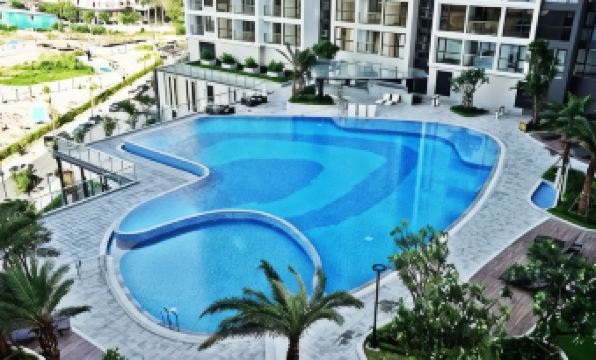 6. 럭셔리 아파트먼..