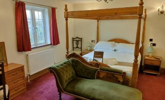 Great Trethew Manor Hotel & Self Catering Lodges