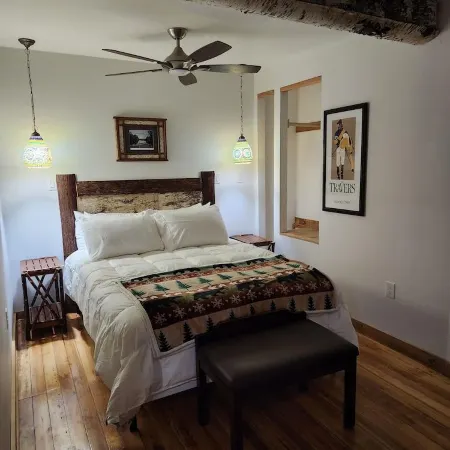 Birch Suite at Colden Lodge A Cozy Private 1Br Suite With Hot Tub on Lake Flower