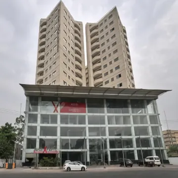 Avari Xpress Gulberg Hotels near Lahore Zoo