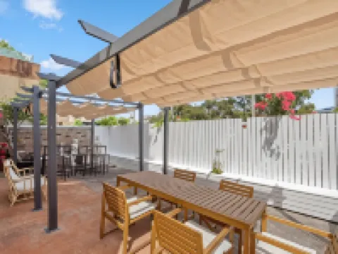 Azzuro Pod Hotel - Potts Point Hotels in Potts Point