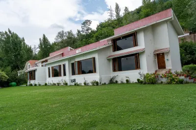 Orania Các khách sạn ở Nishat