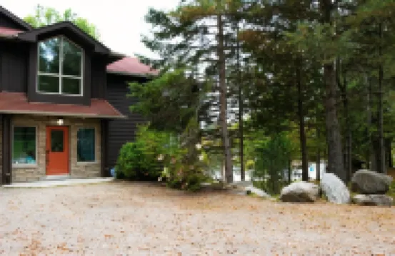 Fairy Bay Lakehouse Hotels in 