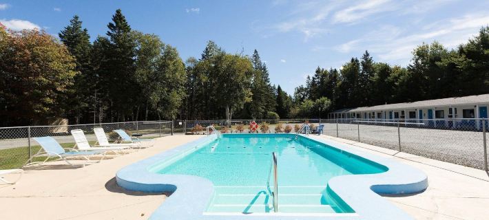 3BedroomApt Pool CampFire PlayArea Hotels in Bar Harbor