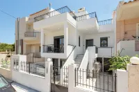 Cheli Apartments Airport by Airstay