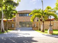 Hornbill Family Suites