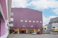 OYO 93388 Enjoy Homestay & Cafe Hotel dekat Pom Mini bonto Laja