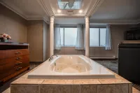 Monte Carlo Inn Barrie - Newly Renovated - バスタブ