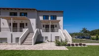 Dionysus Apartments & Suites