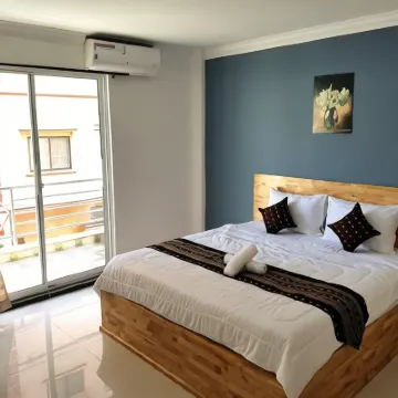 Lucky Hostel Hotels near Battambang
