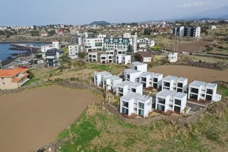 Aewol Bada Town House Отели рядом с достопримечательностью «Aewol Coast Road»