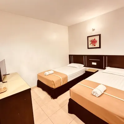 Rainbow Hotel Отели рядом с достопримечательностью «Музей «Румах Мердека»»