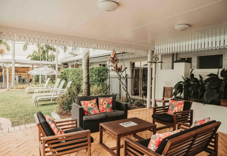 케언스 퀸즈 코트 야외 수영장 및 외관