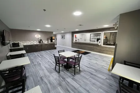 Super 8 by Wyndham Lake Charles/Sulphur Отели в г. Лейк-Чарльз