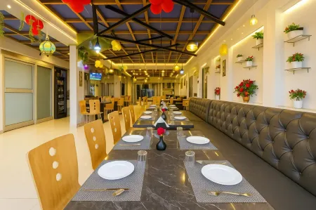 Hotel the Heights Отели рядом с достопримечательностью «Piran Kaliyar Sharif»