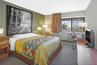 Super 8 by Wyndham Windsor/Madison North Hotels in Waunakee