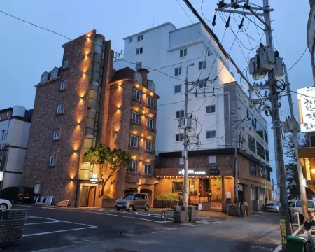 Owl Hotel Hotels in Sacheon