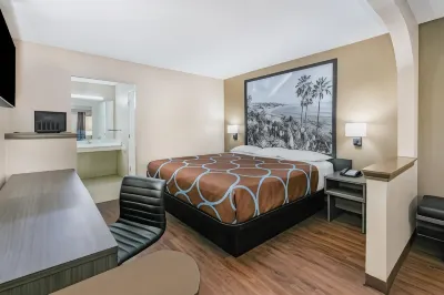 Super 8 by Wyndham Moss Point